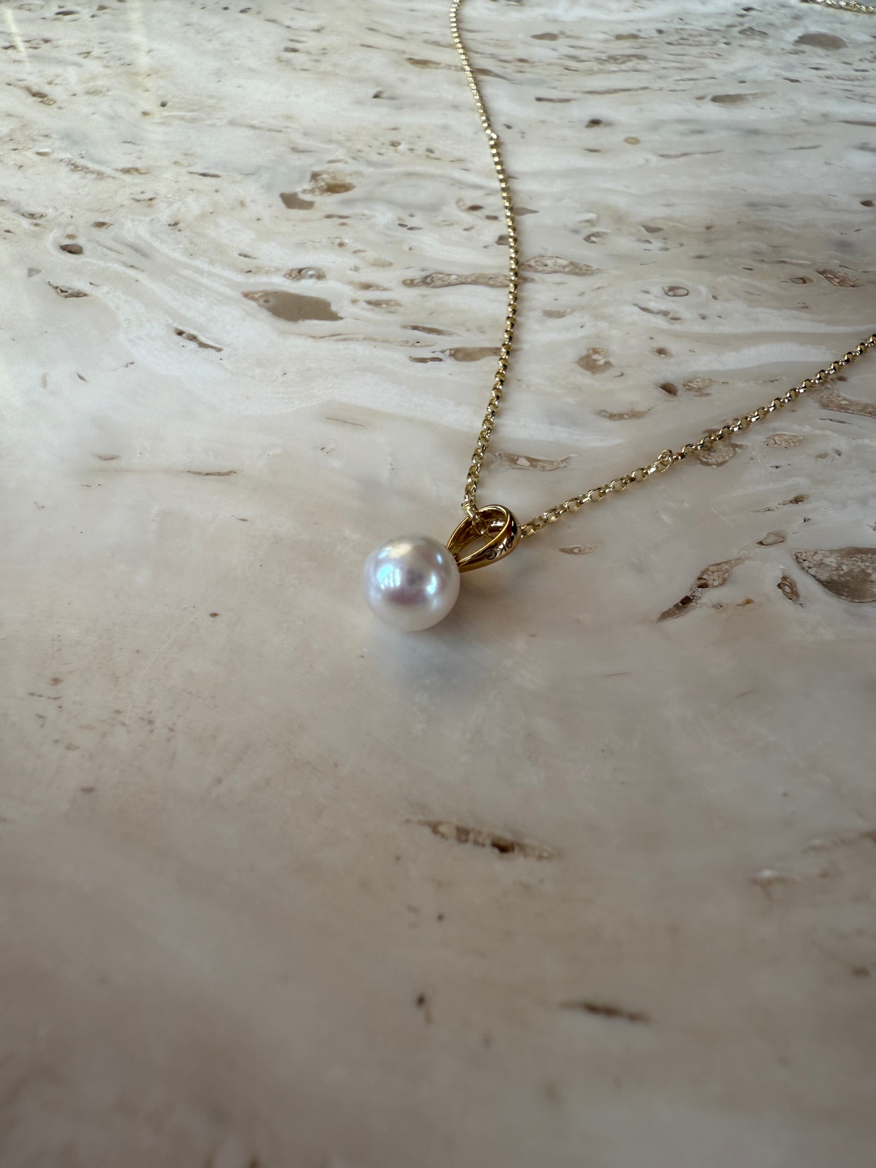 Selene Pearl Pendant