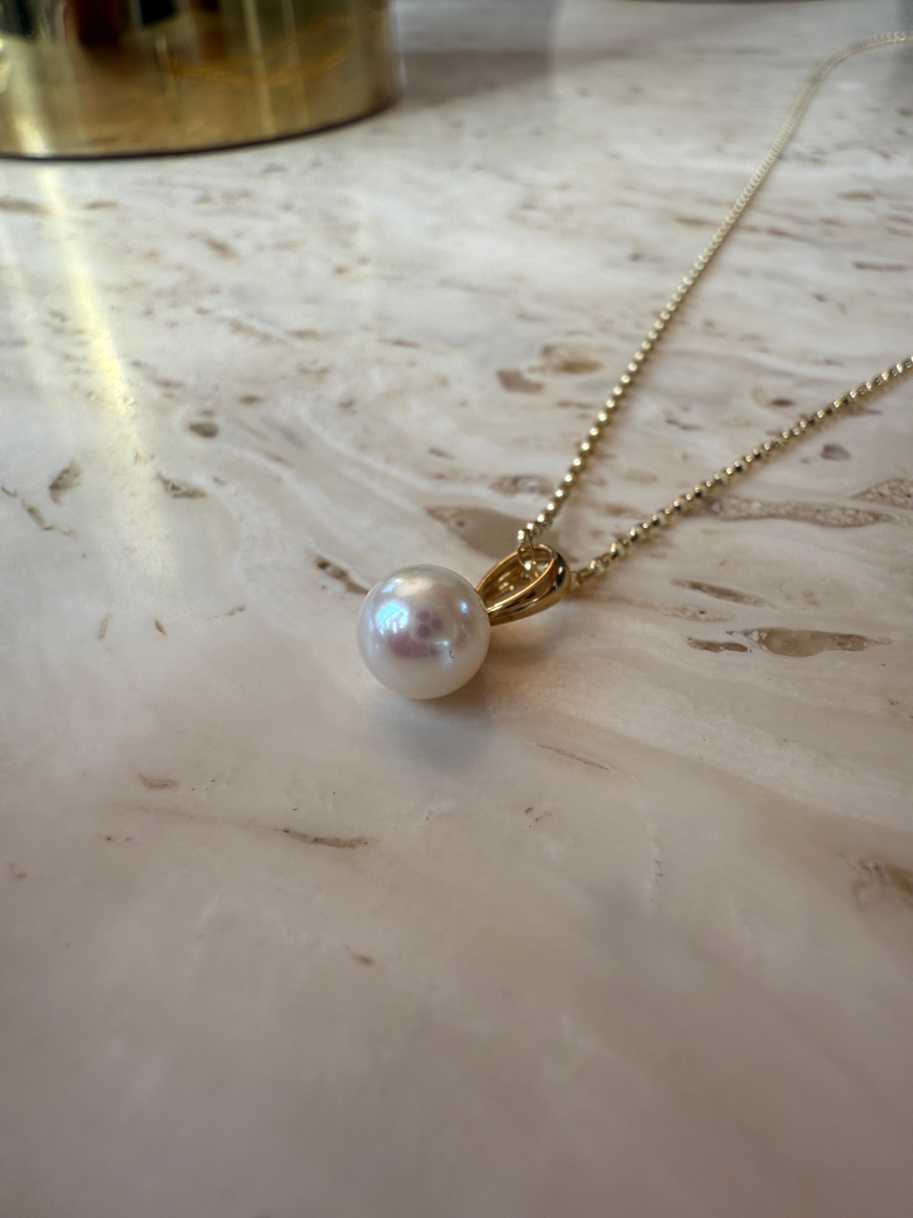 Selene Pearl Pendant