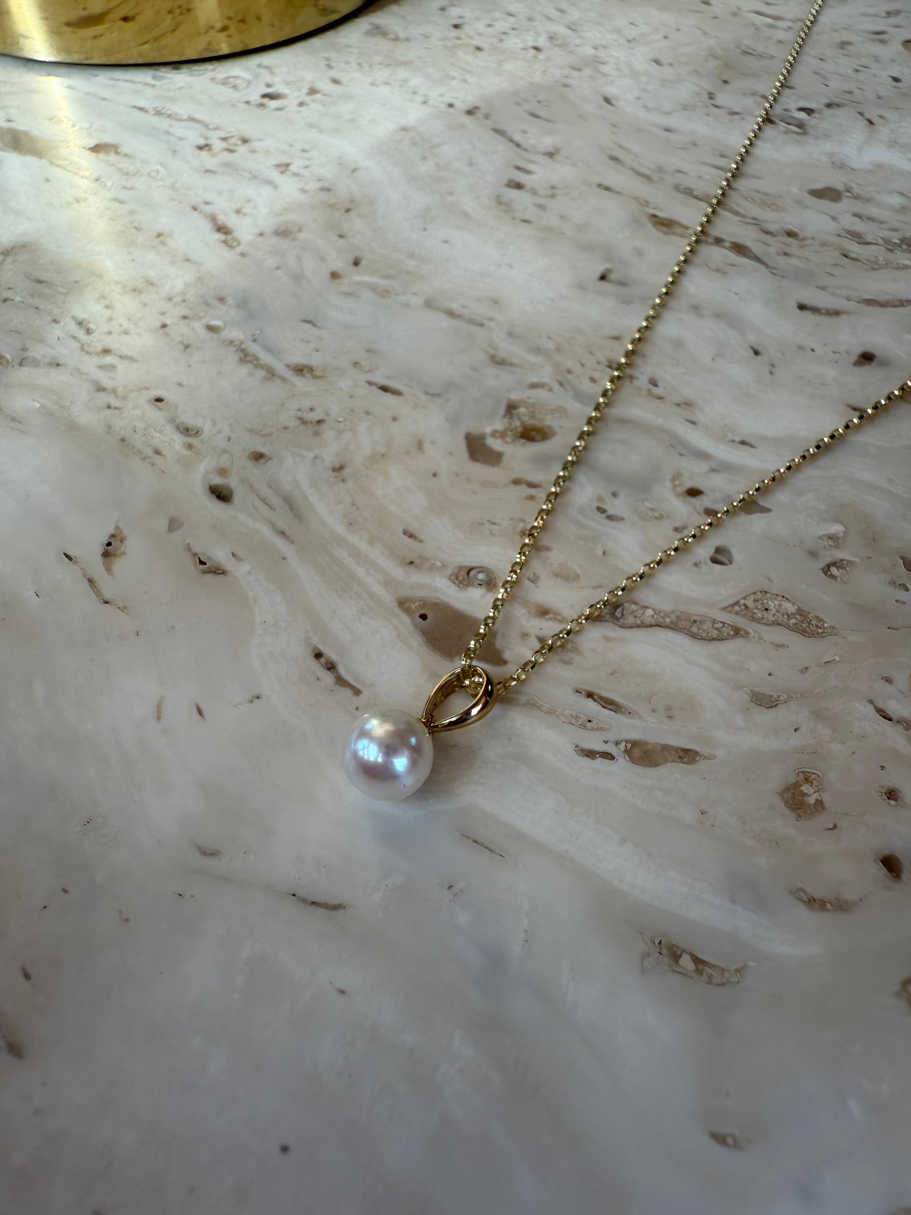 Selene Pearl Pendant